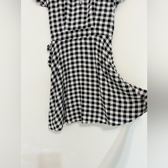 Abercrombie & Fitch Woman’s Plaid Gingham Dress - Picture 13 of 14
